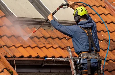 Démoussage et hydrofuge de toiture à Mailholas